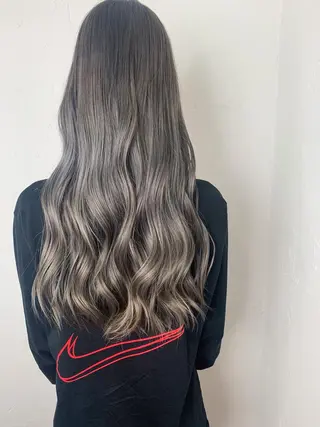 ロング カラー AYARIのヘアスタイル
