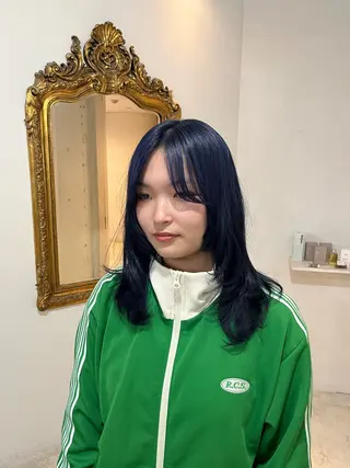 ミディアム 🩶ハイトーン🖤 URARAのヘアスタイル