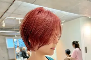 ショート 中村拓磨 明るい白髪染めのヘアスタイル