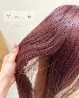 ロング カラー momoka オリーブ/ベージュのヘアスタイル