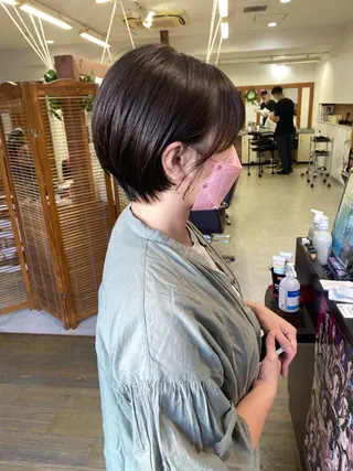 ショート ブリーチカラー🫧 森　凪沙のヘアスタイル