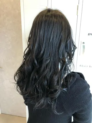 ロング カラー desirbeaux 佐藤愛のヘアスタイル
