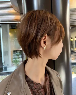 ショート 中村拓磨 明るい白髪染めのヘアスタイル