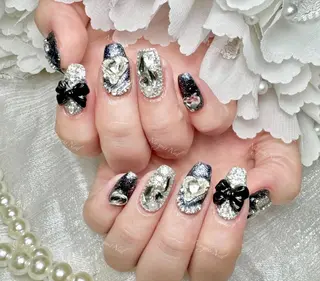 ネイル 🦋 Queenieのネイルデザイン