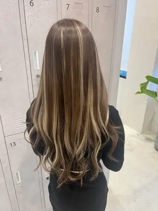 カラー 福島 果音のヘアスタイル