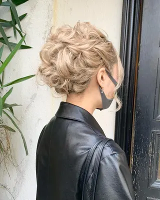 ミディアム 🫧ハイトーン✨格安 より質💐マンツーマのヘアスタイル