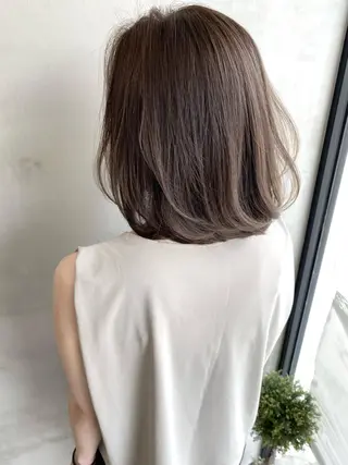 ミディアム カラー ヘアアレンジ マツエク・マツパ 夜23時まで予約🉑 reverieあきらのヘアスタイル