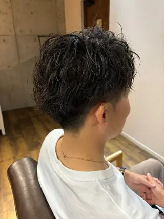 ショート パーマ メンズ 高橋 一樹のヘアスタイル