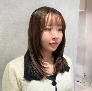 セミロング yumemiレイヤー ‎✴︎ 透明感カラーのヘアスタイル