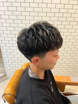 ショート クボタ マコトのヘアスタイル