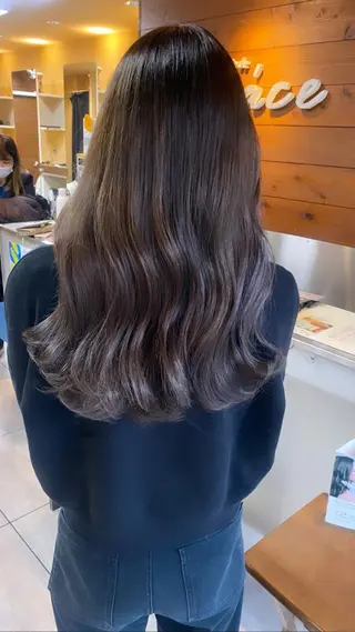 ロング カラー パーマ ヘアアレンジ ネイル マツエク・マツパ アイブロウ 川上 麻梨阿のヘアスタイル