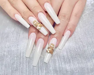 ネイル 🦋 Queenieのネイルデザイン