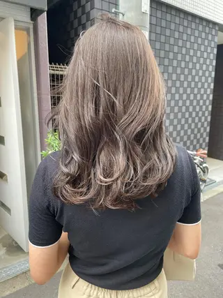 セミロング カラー やまさきえりこ ニュアンスパーマのヘアスタイル