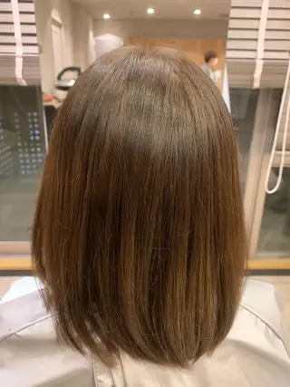 セミロング カラー サケモト ユウジのヘアスタイル