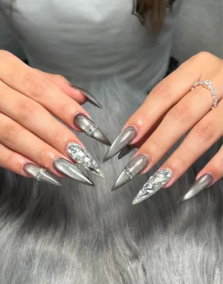 ネイル Luna Nail.Novaのネイルデザイン