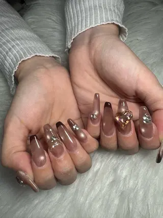 ネイル LAVISH 大和店 emi・:*+のネイルデザイン