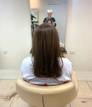 ロング カラー 山本 理世のヘアスタイル