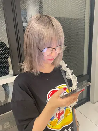ミディアム カラー yuzuna ハイトーン 天神のヘアスタイル