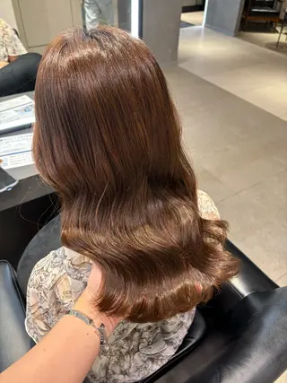 ミディアム KAREN(ému) 伏見/カットモデルのヘアスタイル