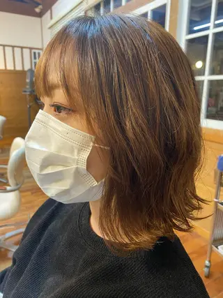 ミディアム パーマ 氷見 早祐香のヘアスタイル