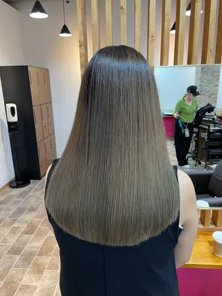 ロング カラー YUI/ ブリーチカラー🌷のヘアスタイル