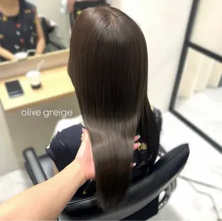 セミロング カラー 前川 朋香のヘアスタイル