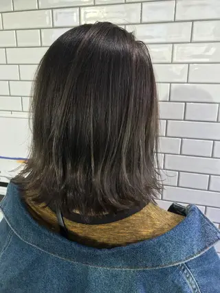 ミディアム カラー レイヤー べージュ 白石研太のヘアスタイル