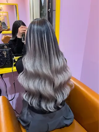 ロング カラー＋ちび編み込み エクステ梅田🐨のヘアスタイル