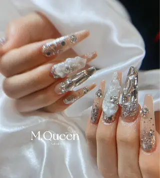 ネイル MQueen ネイルサロンのネイルデザイン