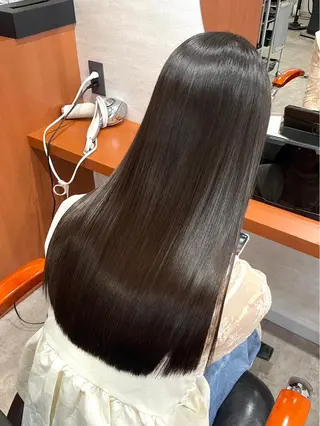 ロング 前田 輝のヘアスタイル