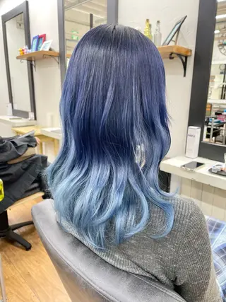ロング カラー 青木 優歩のヘアスタイル