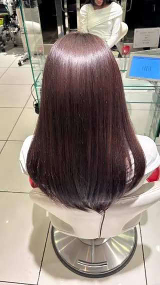 ロング カラー 新開 羽音のヘアスタイル