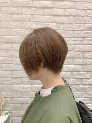 ショート カラー ミドウチ アヤカのヘアスタイル