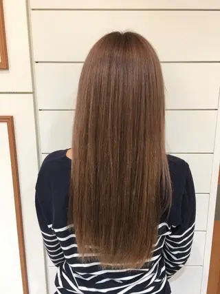 セミロング ロング カラー 鍵山 千秋のヘアスタイル