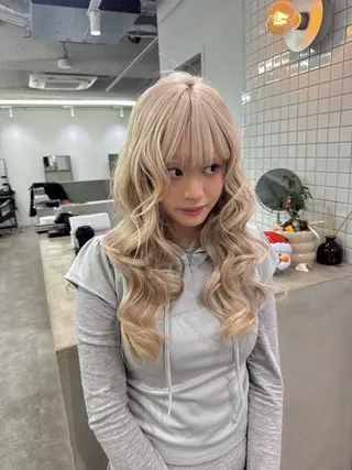 ロング カラー ハイトーン/ピンク カラー/めい🎀のヘアスタイル