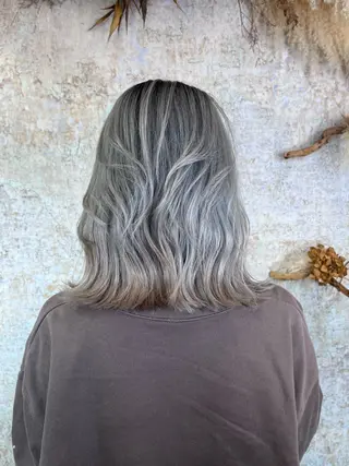 ミディアム 西川 ヒロキのヘアスタイル