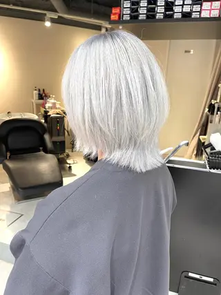 ショート カラー 渋谷🤍ブリーチ エクステ🤍アミルのヘアスタイル