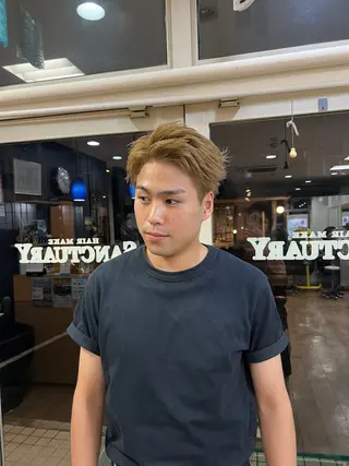 カラー メンズ オオエ トア／カットモデルのヘアスタイル