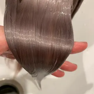 カラー 天野 利咲のヘアスタイル