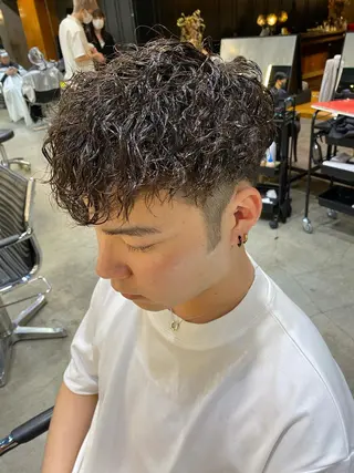 パーマ メンズ 透明感カラー🌿 グレージュ🐺陽介のヘアスタイル