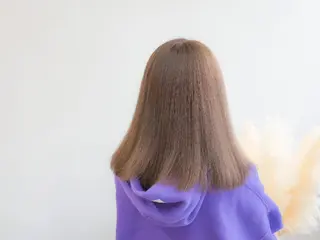 セミロング 安藤悠里/ハイトーン /デザインカラーのヘアスタイル