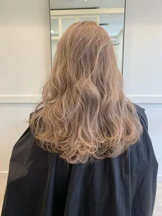 ロング カラー 石井 彩乃のヘアスタイル