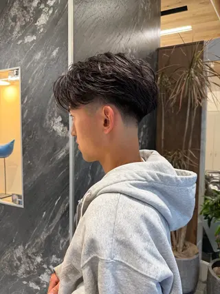 ミディアム パーマ メンズ 💈ニュアンスパーマ センターパート💈のヘアスタイル