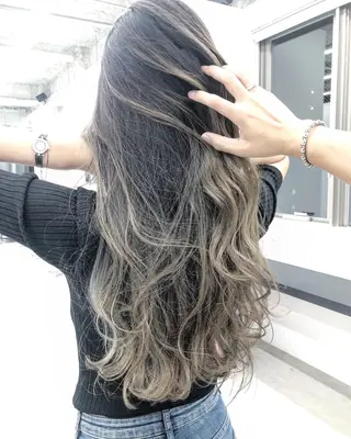セミロング カラー ブリーチ 透明感HIDEのヘアスタイル