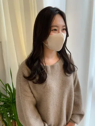 ロング カラー 梅本 有希のヘアスタイル