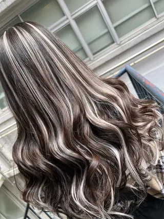 ロング カラー パーマ ヘアアレンジ メンズ キッズ ネイル マツエク・マツパ アイブロウ ミルクティーハイトー ン💖Mikaのヘアスタイル