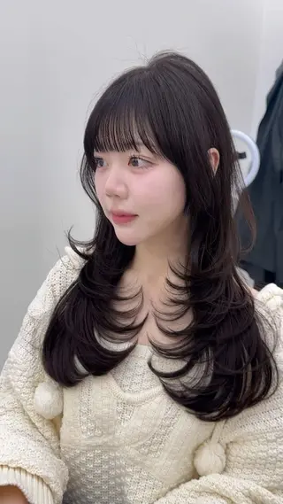 ロング カラー 韓国風レイヤーカラー ライムのヘアスタイル