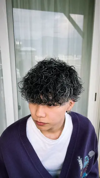 ショート カラー パーマ メンズ 渡邉 勇樹のヘアスタイル