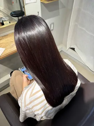 カラー もも ボブ/艶カラーのヘアスタイル