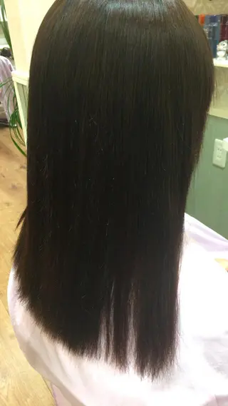 ミディアム 夜の縮毛矯正 服部 日出登のヘアスタイル